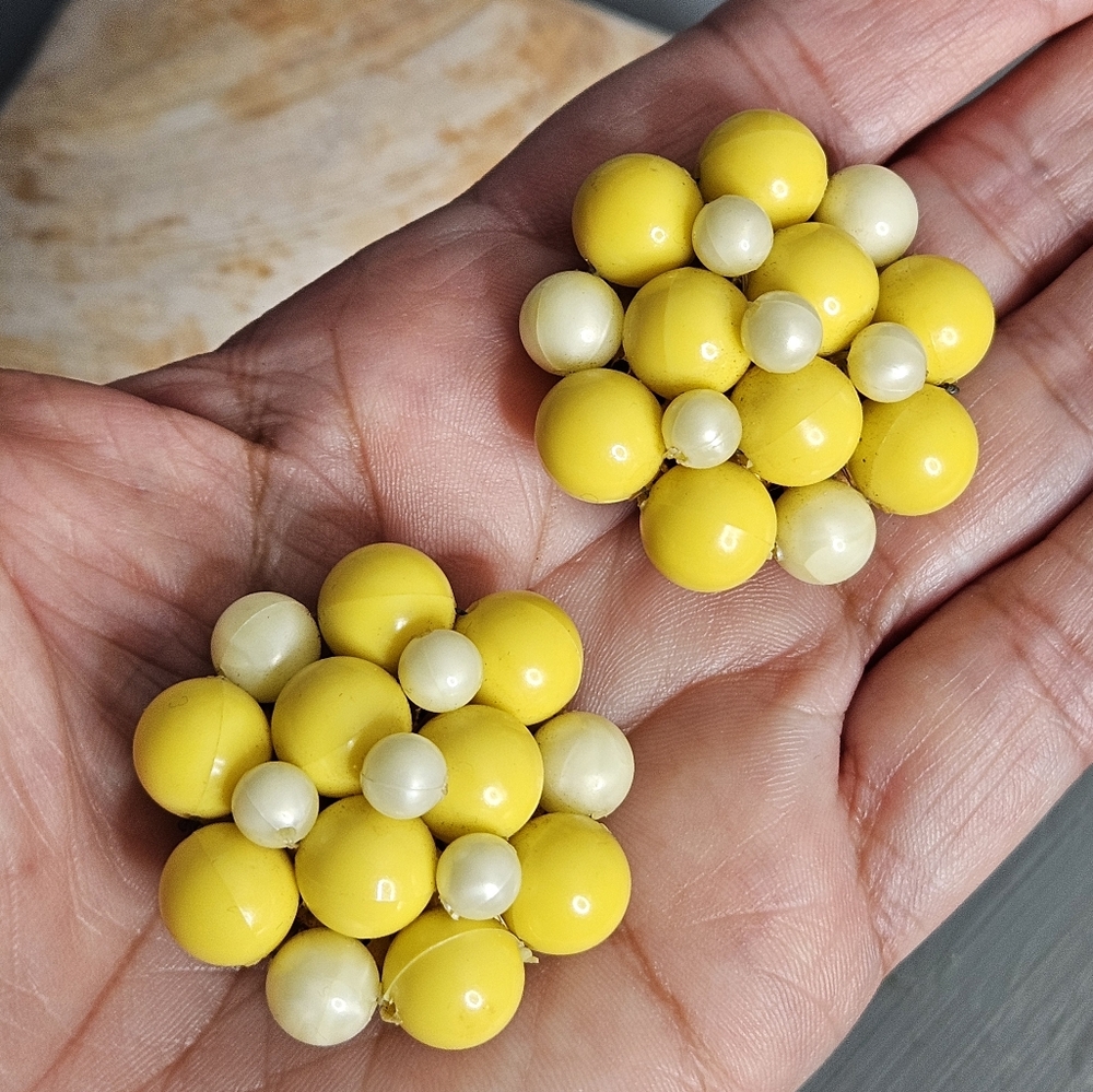 Vintage Germany Clip-on Earrings Yellow & Cream Beads 1.25"